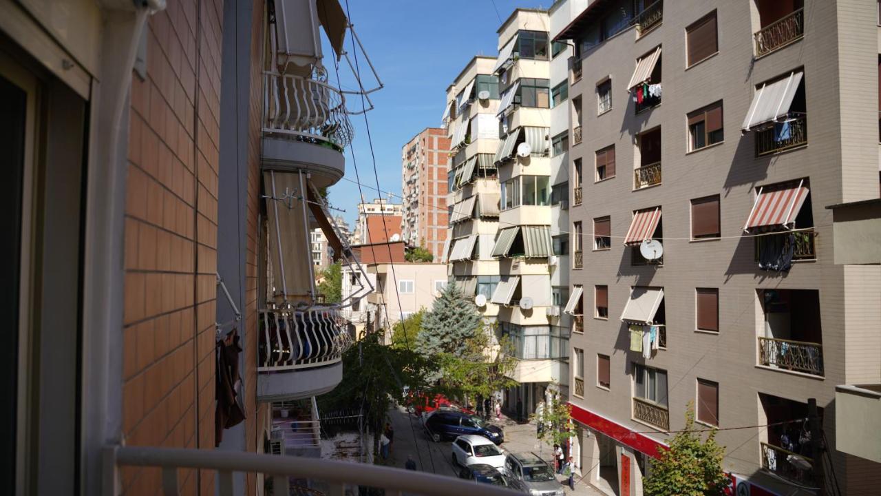 Stylish Apartment Near Tirana Center Bagian luar foto